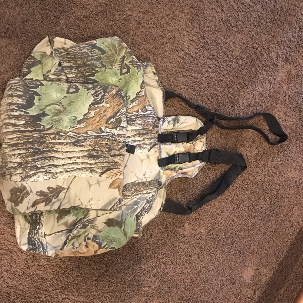Pull on suspenders Hunting seat storage